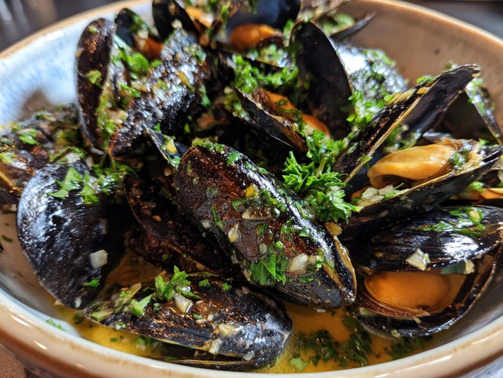 Lemon Garlic Mussels (15 min)
