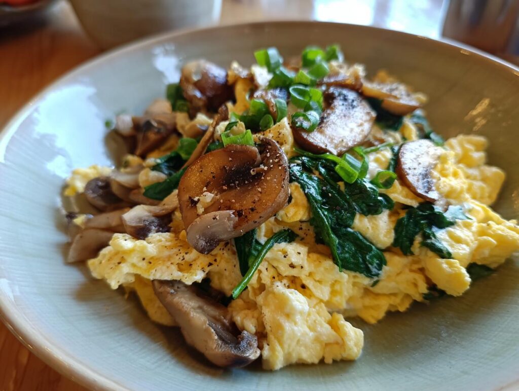 Mushroom Spinach Scrambled Eggs Recipe